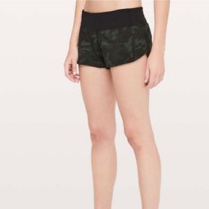 Lululemon Speed Up Shorts 2.5” Green Heritage 365 Camo Deep Coal Multi/Black